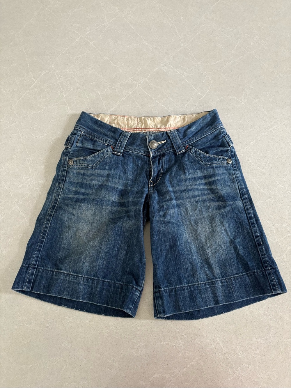 Vintage Levi’s Denim Bermuda Shorts Culottes Western Pocket Wide Leg Blue Size 2